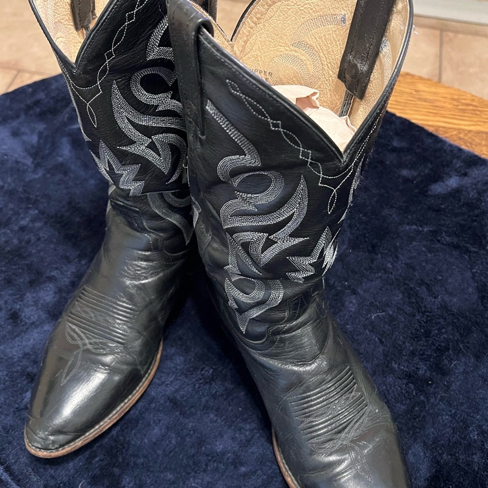 Men’s black cowboy boots